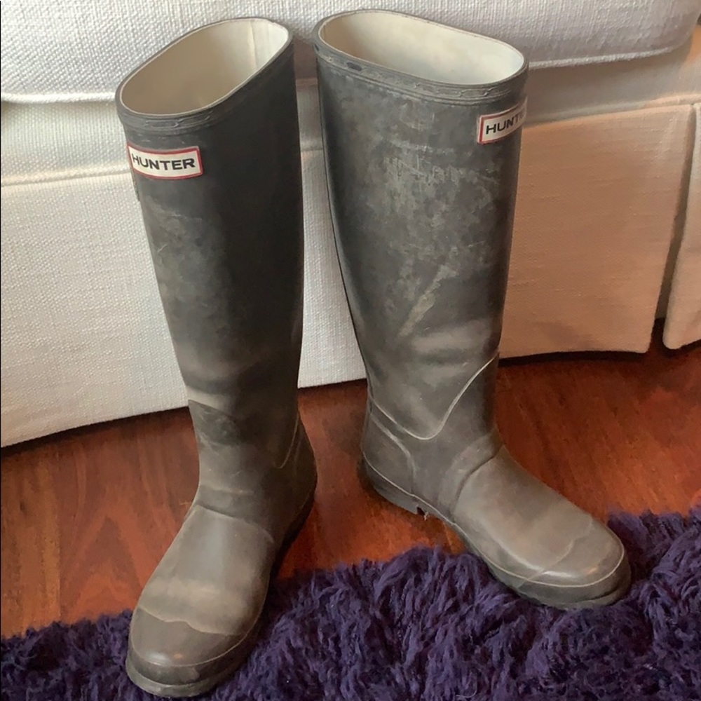 Brown talk hunter boots